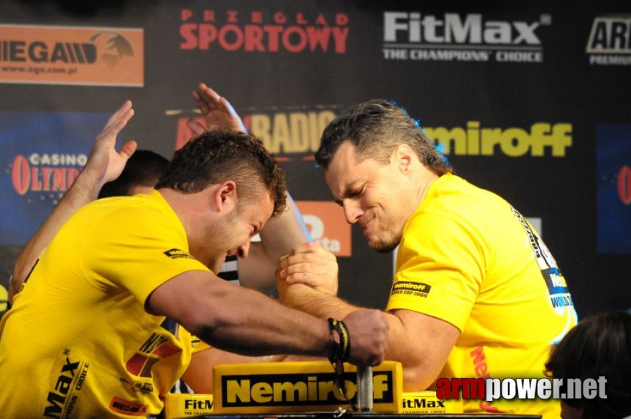 Nemiroff 2009 - Day 1 - Left hand # Siłowanie na ręce # Armwrestling # Armpower.net