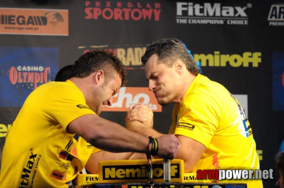 Nemiroff 2009 - Day 1 - Left hand # Siłowanie na ręce # Armwrestling # Armpower.net