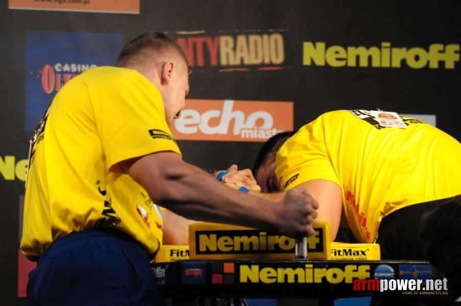 Nemiroff 2009 - Day 1 - Left hand # Armwrestling # Armpower.net