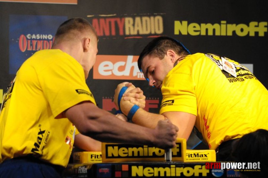 Nemiroff 2009 - Day 1 - Left hand # Siłowanie na ręce # Armwrestling # Armpower.net