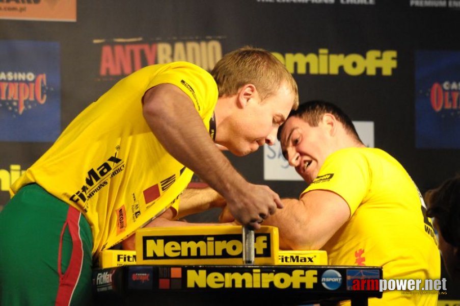 Nemiroff 2009 - Day 1 - Left hand # Siłowanie na ręce # Armwrestling # Armpower.net