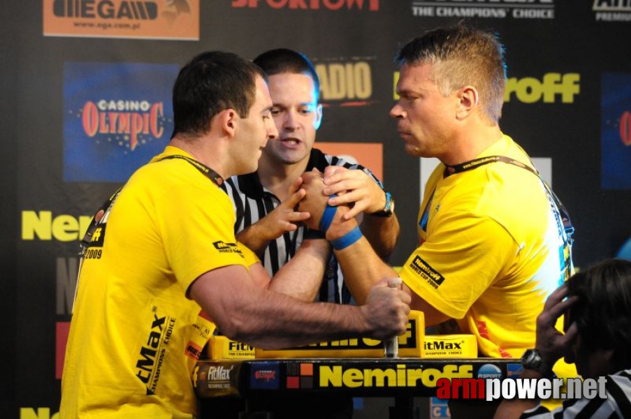 Nemiroff 2009 - Day 1 - Left hand # Siłowanie na ręce # Armwrestling # Armpower.net