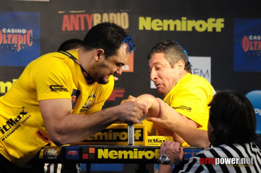 Nemiroff 2009 - Day 1 - Left hand # Siłowanie na ręce # Armwrestling # Armpower.net