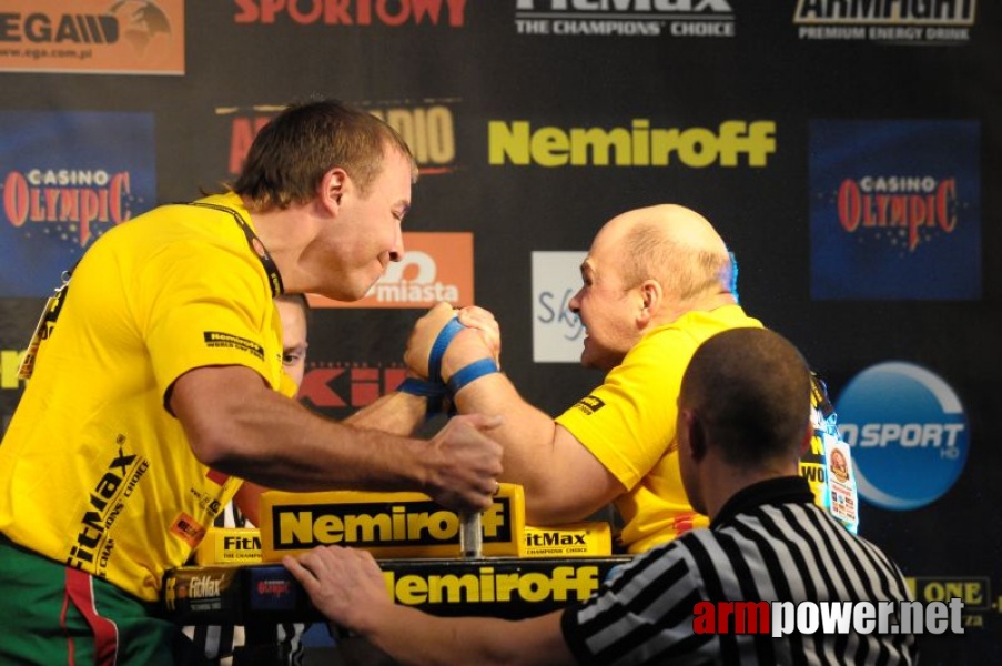 Nemiroff 2009 - Day 1 - Left hand # Siłowanie na ręce # Armwrestling # Armpower.net