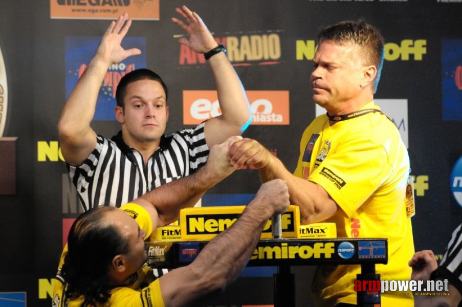 Nemiroff 2009 - Day 1 - Left hand # Armwrestling # Armpower.net