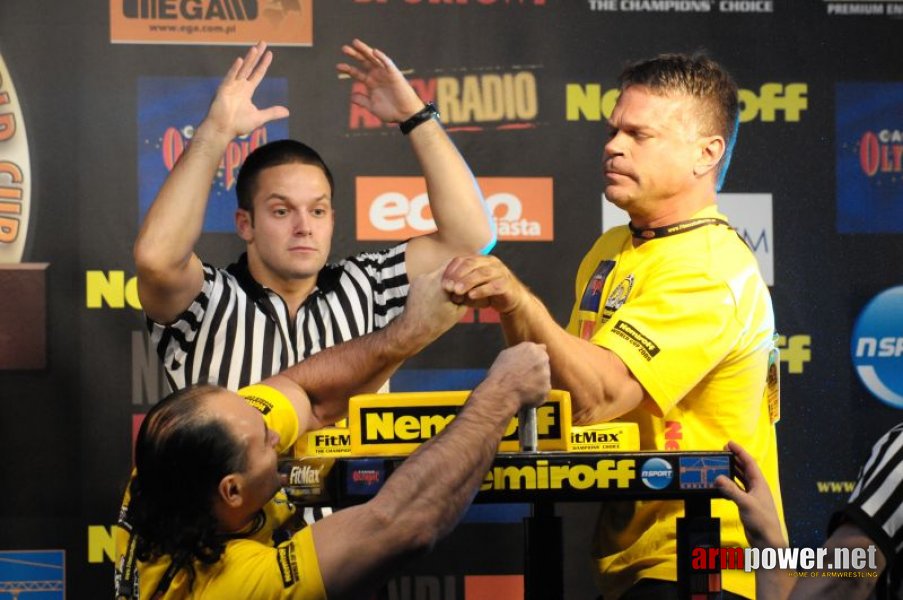 Nemiroff 2009 - Day 1 - Left hand # Armwrestling # Armpower.net