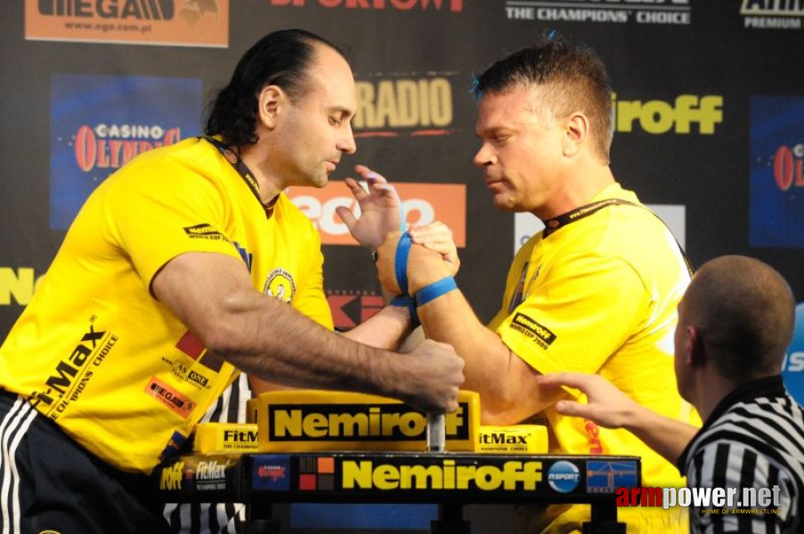 Nemiroff 2009 - Day 1 - Left hand # Siłowanie na ręce # Armwrestling # Armpower.net