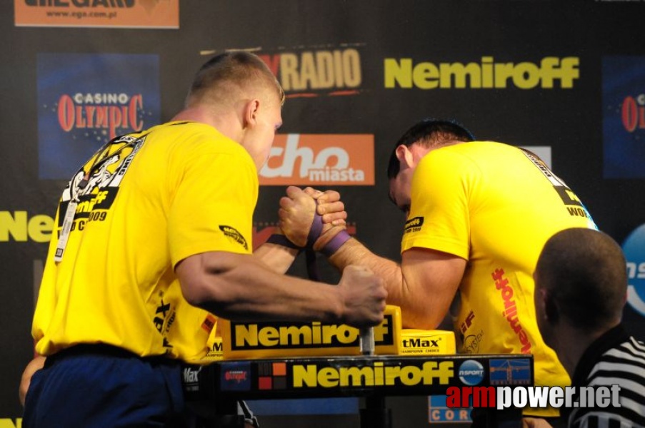 Nemiroff 2009 - Day 1 - Left hand # Siłowanie na ręce # Armwrestling # Armpower.net