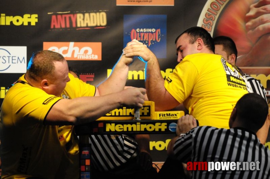 Nemiroff 2009 - Day 1 - Left hand # Armwrestling # Armpower.net