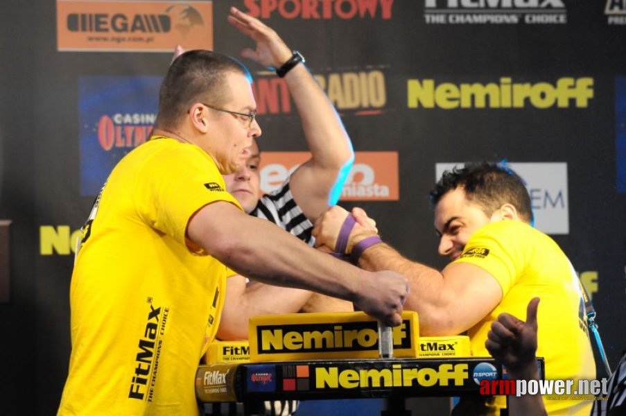 Nemiroff 2009 - Day 1 - Left hand # Siłowanie na ręce # Armwrestling # Armpower.net