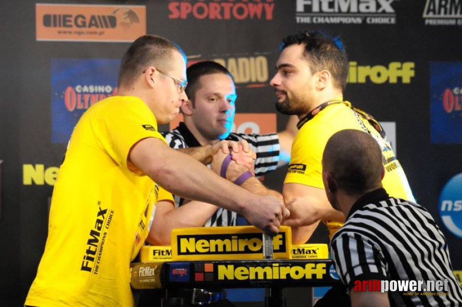 Nemiroff 2009 - Day 1 - Left hand # Siłowanie na ręce # Armwrestling # Armpower.net