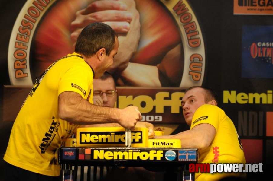 Nemiroff 2009 - Day 1 - Left hand # Siłowanie na ręce # Armwrestling # Armpower.net