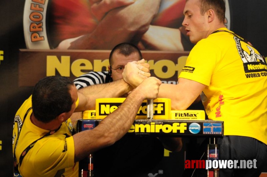 Nemiroff 2009 - Day 1 - Left hand # Armwrestling # Armpower.net