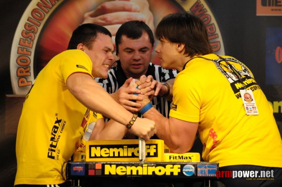 Nemiroff 2009 - Day 1 - Left hand # Siłowanie na ręce # Armwrestling # Armpower.net