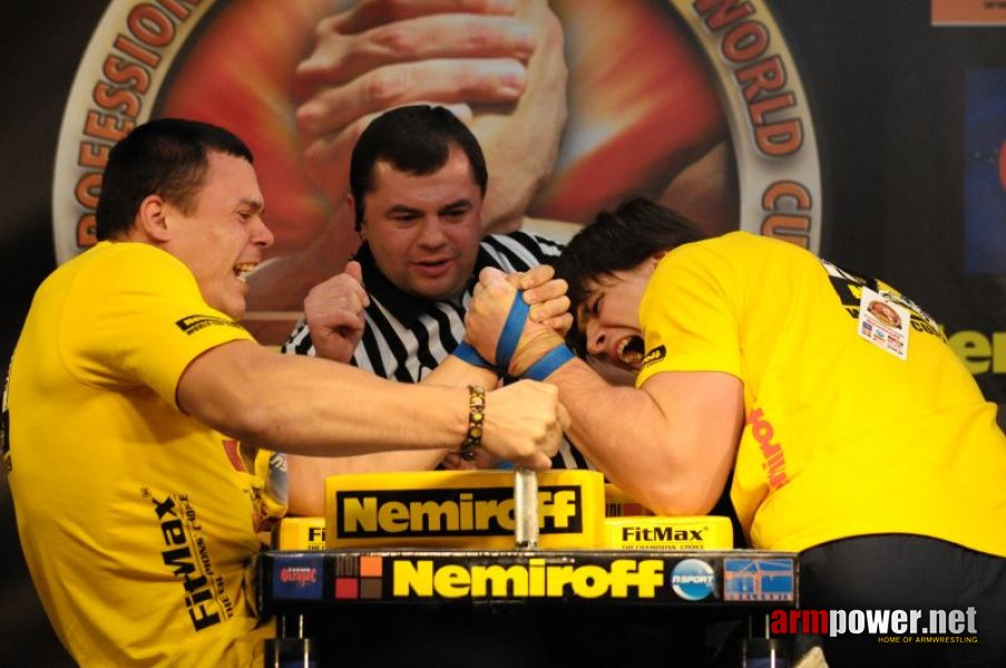 Nemiroff 2009 - Day 1 - Left hand # Siłowanie na ręce # Armwrestling # Armpower.net