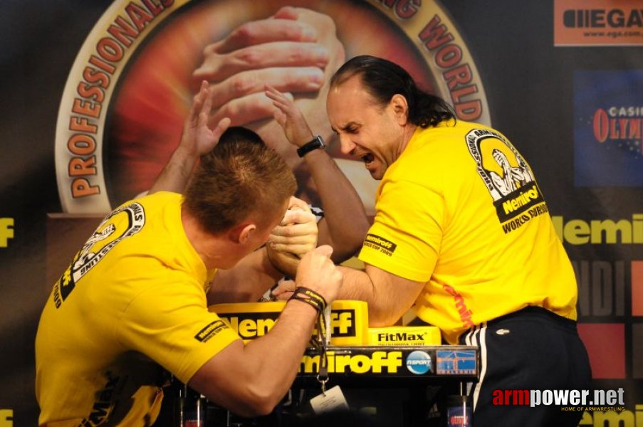 Nemiroff 2009 - Day 1 - Left hand # Siłowanie na ręce # Armwrestling # Armpower.net