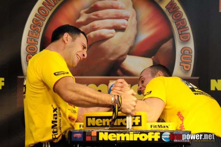 Nemiroff 2009 - Day 1 - Left hand # Siłowanie na ręce # Armwrestling # Armpower.net