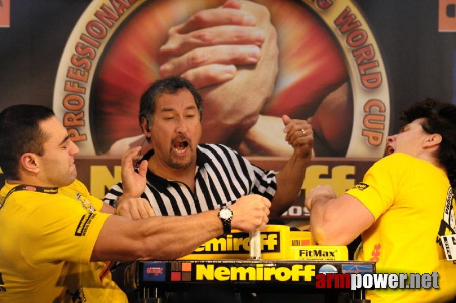 Nemiroff 2009 - Day 1 - Left hand # Siłowanie na ręce # Armwrestling # Armpower.net