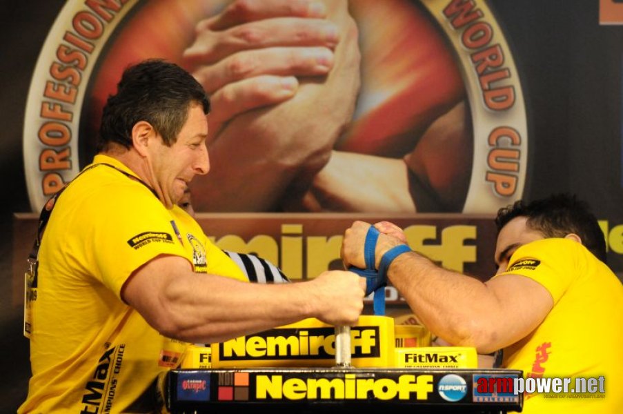 Nemiroff 2009 - Day 1 - Left hand # Siłowanie na ręce # Armwrestling # Armpower.net