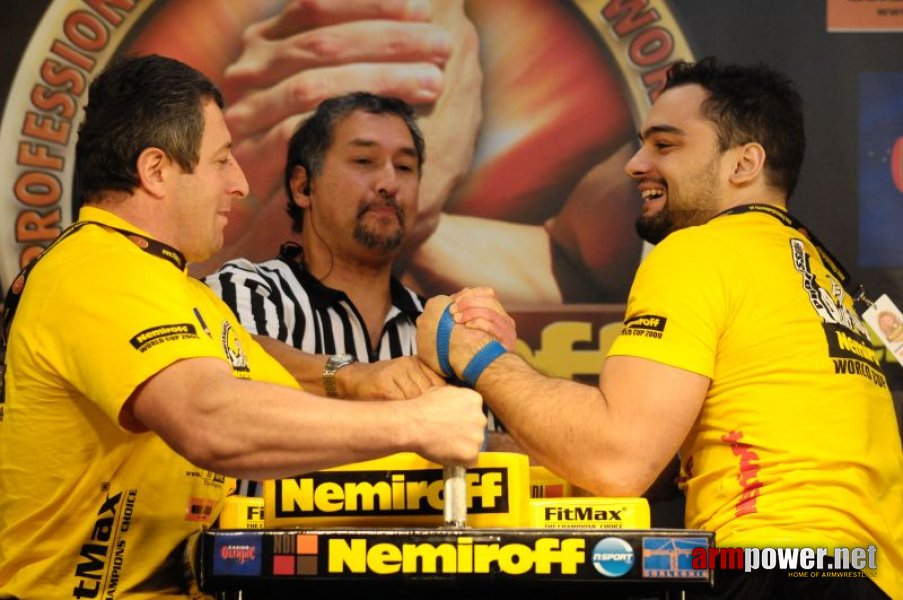 Nemiroff 2009 - Day 1 - Left hand # Siłowanie na ręce # Armwrestling # Armpower.net