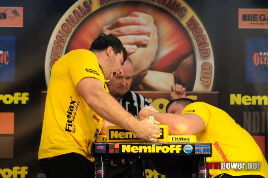 Nemiroff 2009 - Day 1 - Left hand # Siłowanie na ręce # Armwrestling # Armpower.net