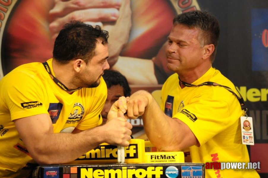 Nemiroff 2009 - Day 1 - Left hand # Siłowanie na ręce # Armwrestling # Armpower.net