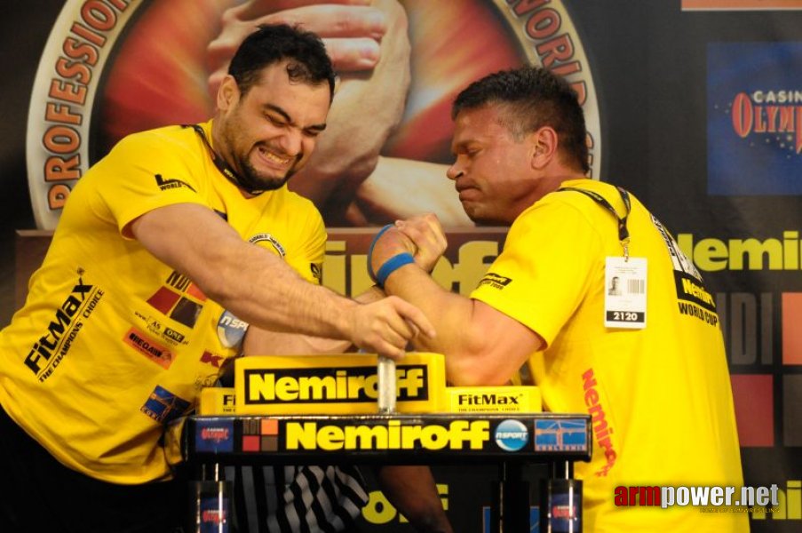 Nemiroff 2009 - Day 1 - Left hand # Siłowanie na ręce # Armwrestling # Armpower.net