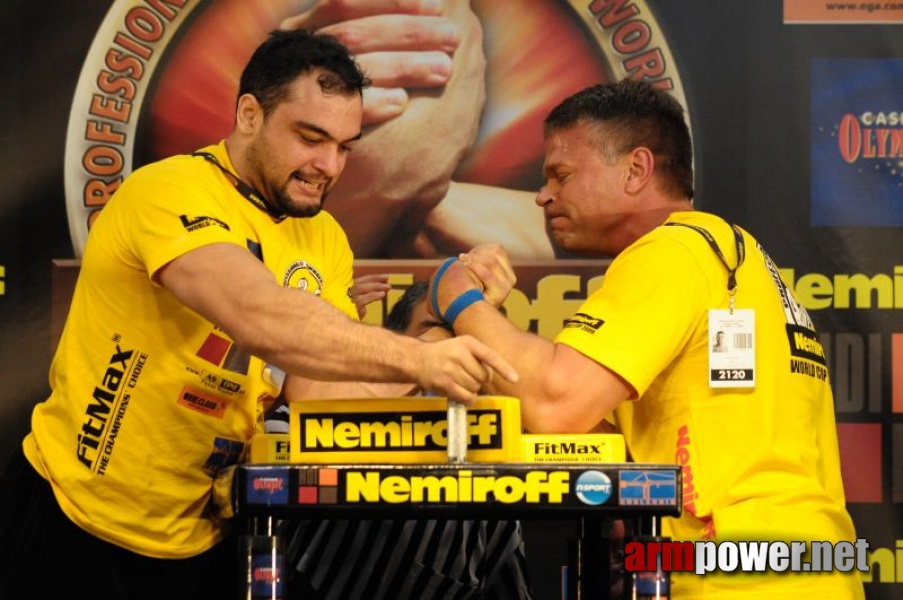 Nemiroff 2009 - Day 1 - Left hand # Armwrestling # Armpower.net