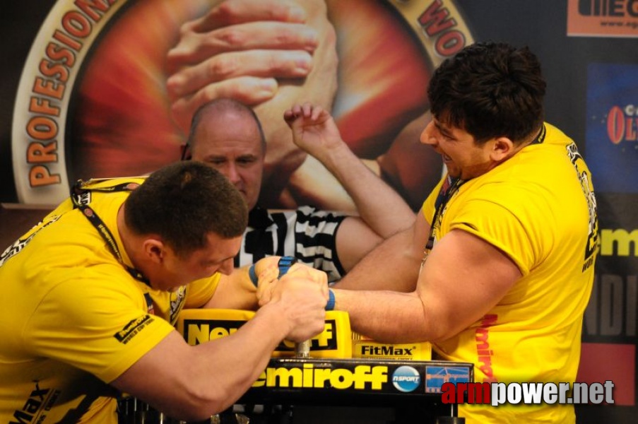 Nemiroff 2009 - Day 1 - Left hand # Armwrestling # Armpower.net