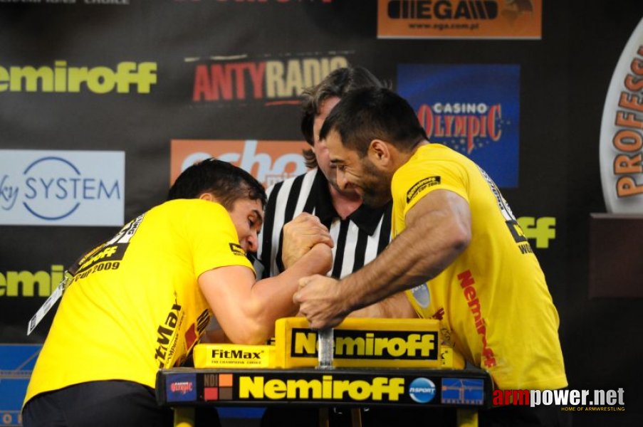 Nemiroff 2009 - Day 2 - Right hand # Armwrestling # Armpower.net