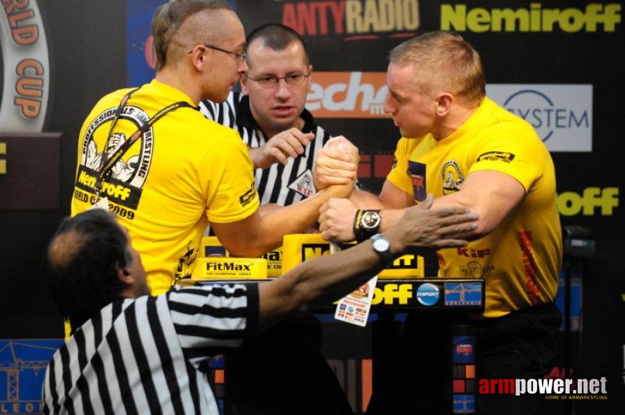 Nemiroff 2009 - Day 2 - Right hand # Siłowanie na ręce # Armwrestling # Armpower.net