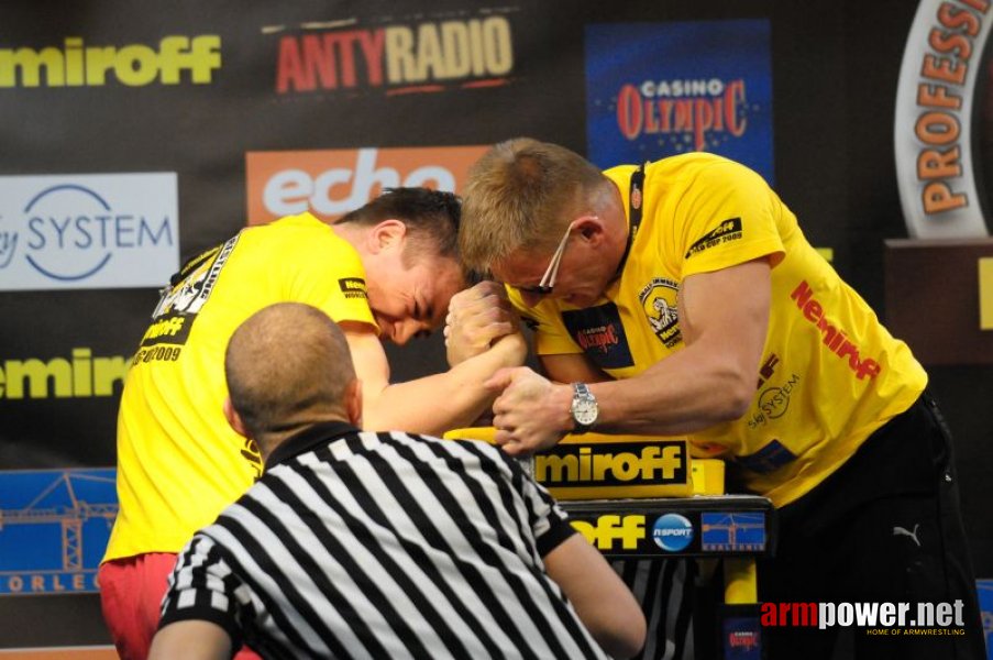 Nemiroff 2009 - Day 2 - Right hand # Siłowanie na ręce # Armwrestling # Armpower.net