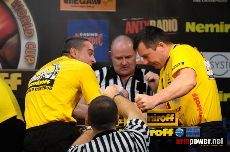 Nemiroff 2009 - Day 2 - Right hand # Armwrestling # Armpower.net