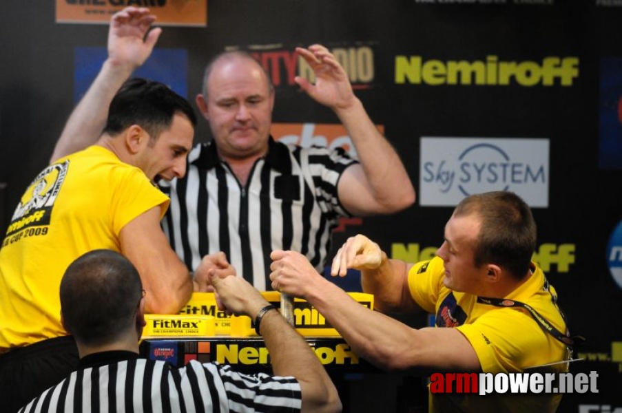 Nemiroff 2009 - Day 2 - Right hand # Armwrestling # Armpower.net