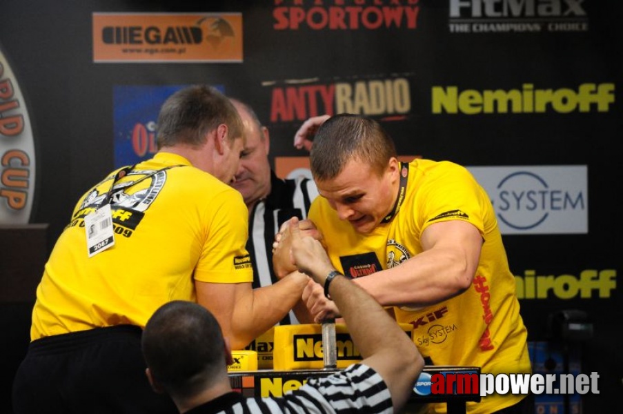 Nemiroff 2009 - Day 2 - Right hand # Armwrestling # Armpower.net