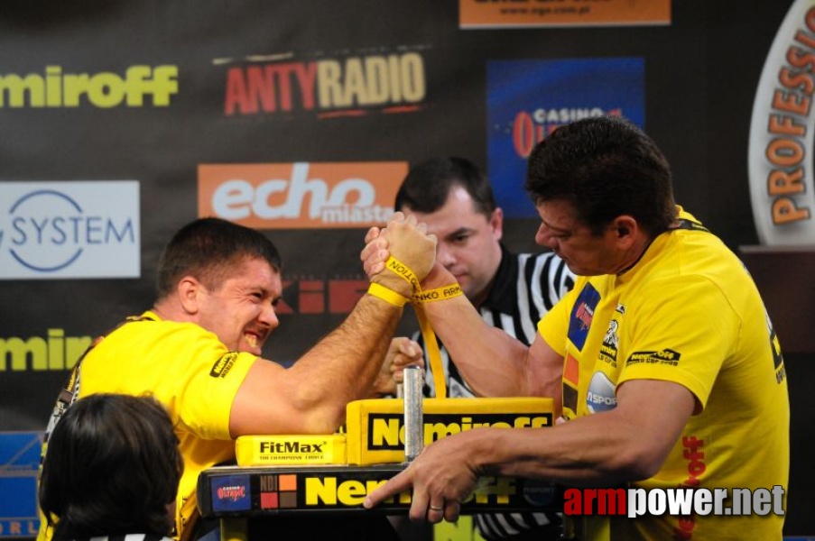 Nemiroff 2009 - Day 2 - Right hand # Armwrestling # Armpower.net