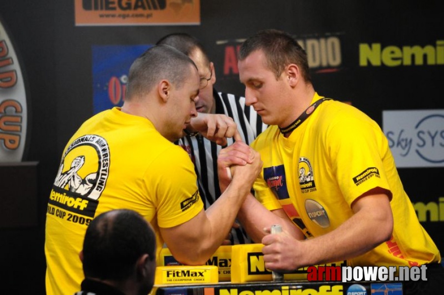 Nemiroff 2009 - Day 2 - Right hand # Siłowanie na ręce # Armwrestling # Armpower.net