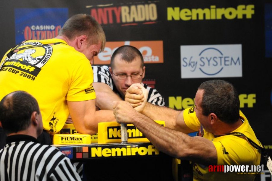 Nemiroff 2009 - Day 2 - Right hand # Siłowanie na ręce # Armwrestling # Armpower.net