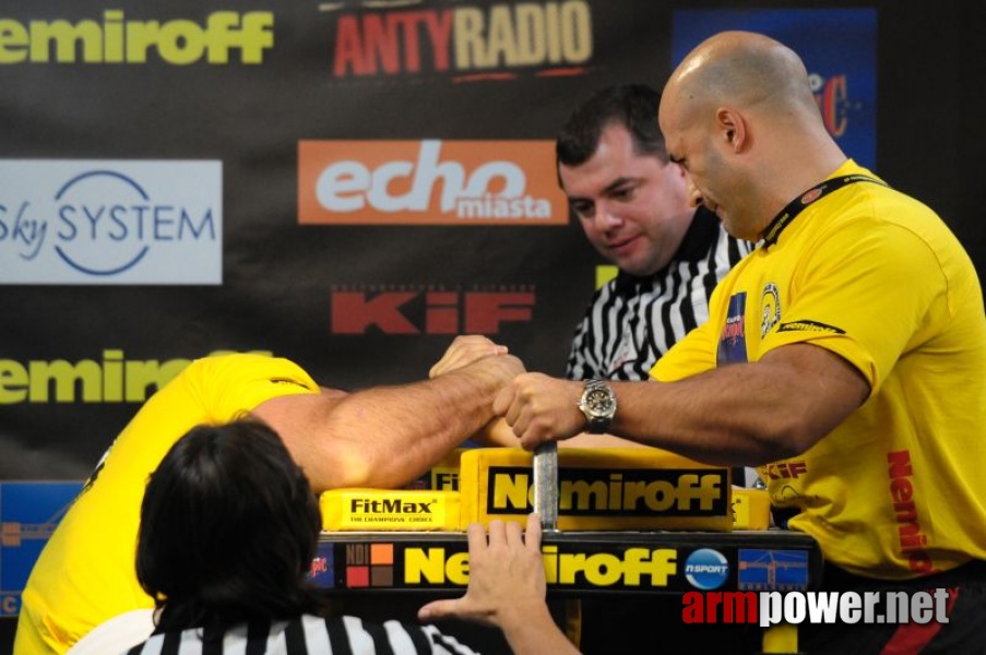 Nemiroff 2009 - Day 2 - Right hand # Armwrestling # Armpower.net