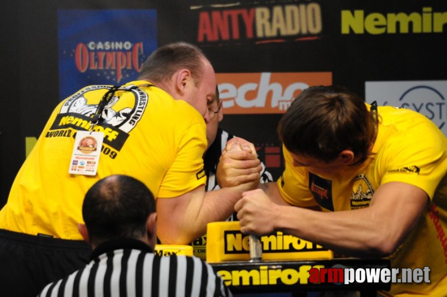 Nemiroff 2009 - Day 2 - Right hand # Armwrestling # Armpower.net