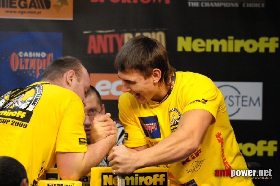 Nemiroff 2009 - Day 2 - Right hand # Siłowanie na ręce # Armwrestling # Armpower.net