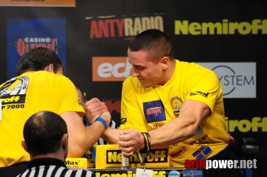 Nemiroff 2009 - Day 2 - Right hand # Armwrestling # Armpower.net