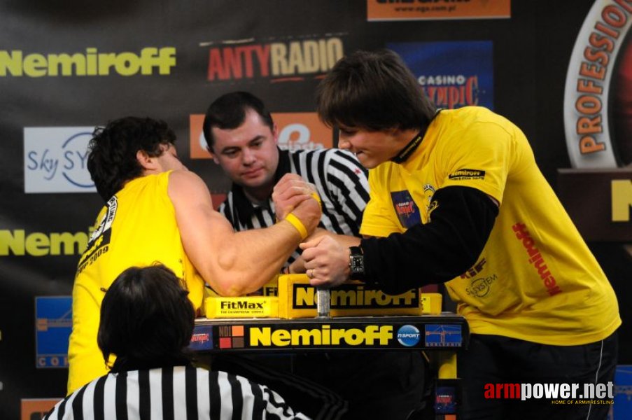 Nemiroff 2009 - Day 2 - Right hand # Siłowanie na ręce # Armwrestling # Armpower.net