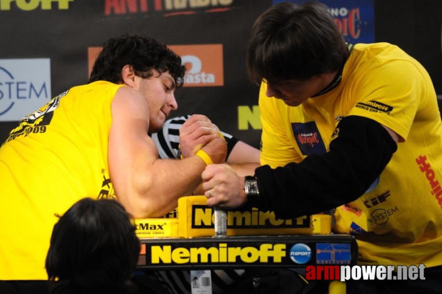 Nemiroff 2009 - Day 2 - Right hand # Armwrestling # Armpower.net