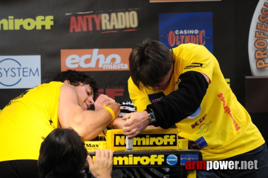 Nemiroff 2009 - Day 2 - Right hand # Siłowanie na ręce # Armwrestling # Armpower.net