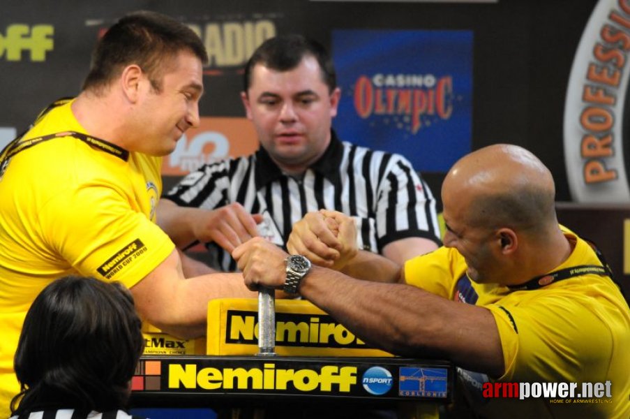 Nemiroff 2009 - Day 2 - Right hand # Siłowanie na ręce # Armwrestling # Armpower.net