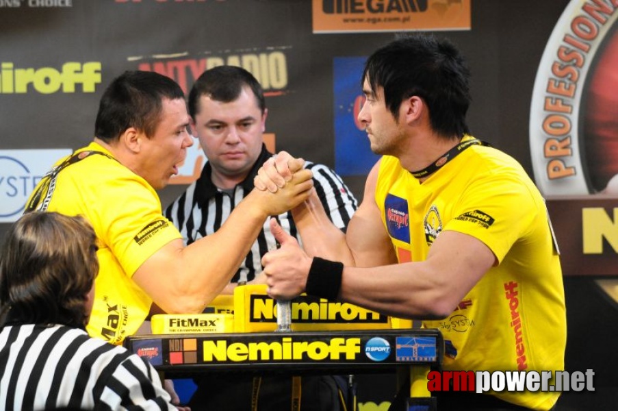 Nemiroff 2009 - Day 2 - Right hand # Siłowanie na ręce # Armwrestling # Armpower.net