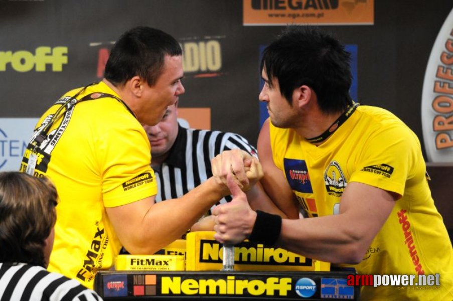 Nemiroff 2009 - Day 2 - Right hand # Siłowanie na ręce # Armwrestling # Armpower.net