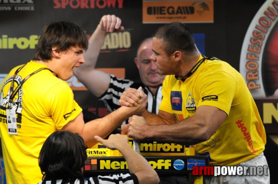 Nemiroff 2009 - Day 2 - Right hand # Siłowanie na ręce # Armwrestling # Armpower.net