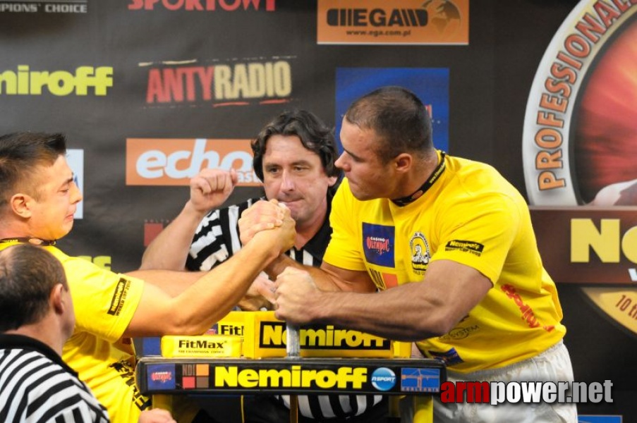 Nemiroff 2009 - Day 2 - Right hand # Siłowanie na ręce # Armwrestling # Armpower.net